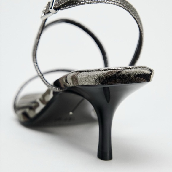NWT ZARA 🎄HOLIDAY METALLIC perfect for holiday season 
HEELED SANDALS SIZE 8 - Picture 5 of 10